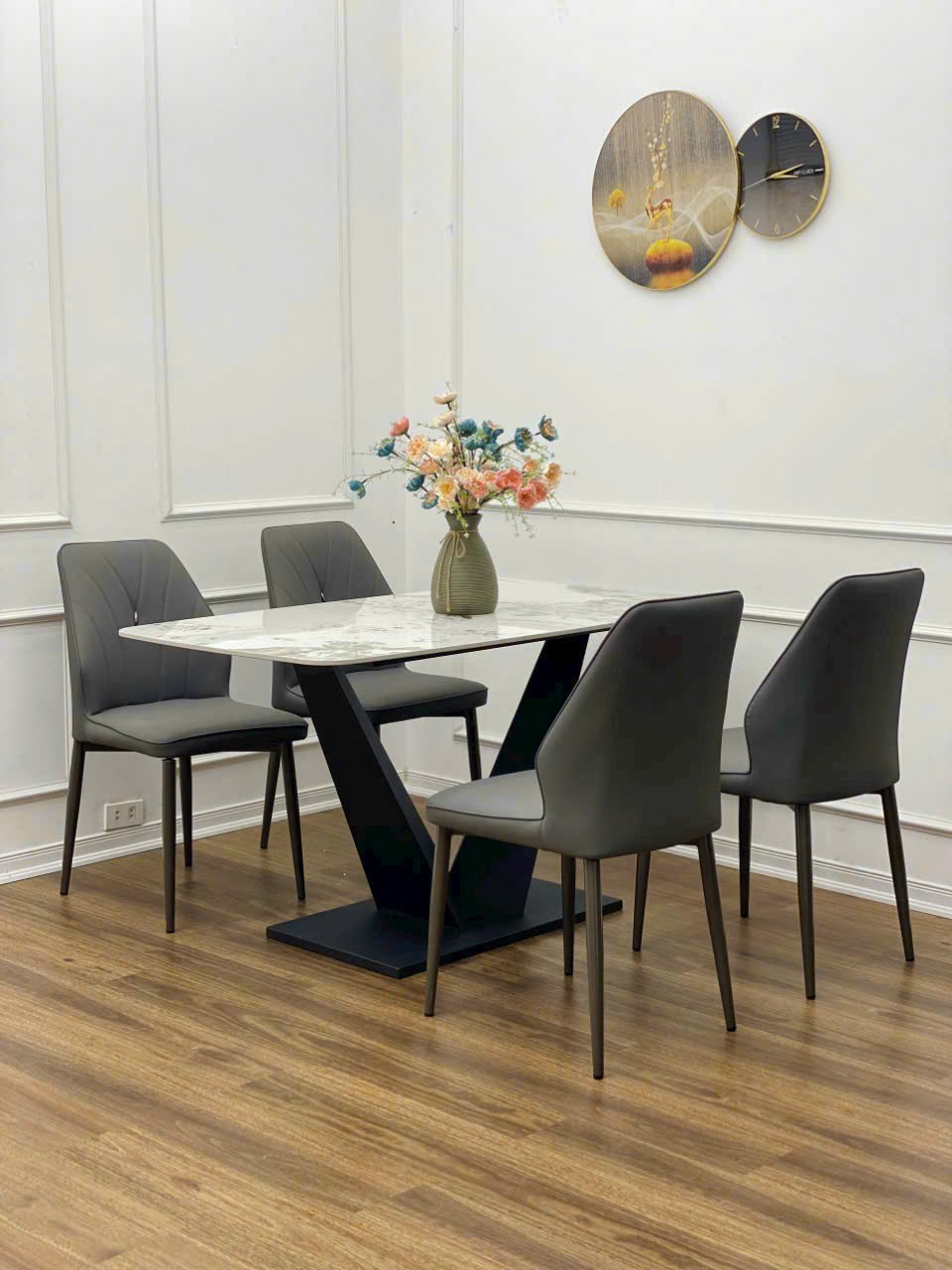 Bàn Ăn Mặt Đá Chân V Nhập Khẩu | TA02