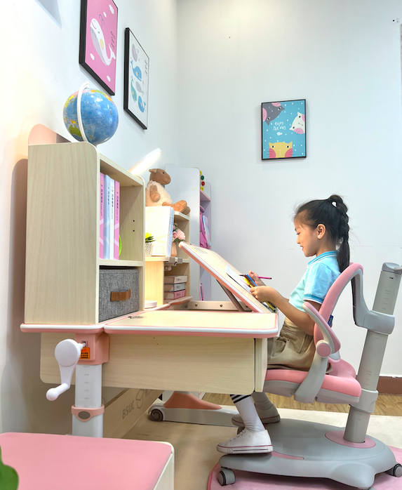 Bàn học thông minh BSUC vân gỗ dành cho bé mã JXZ-120