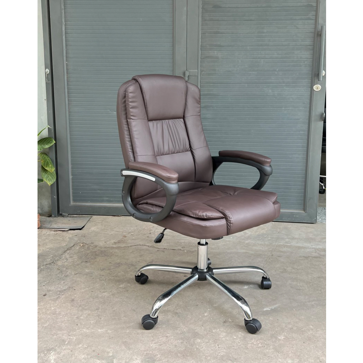 Ghế giám đốc chân xoay lưng da - S972